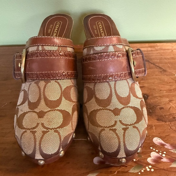 Coach "Sable" Signature Mules VGUC Women's Sz 7 Slide on Casual Heels - Picture 3 of 10